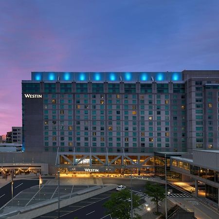 Отель The Westin Boston Seaport District Экстерьер фото