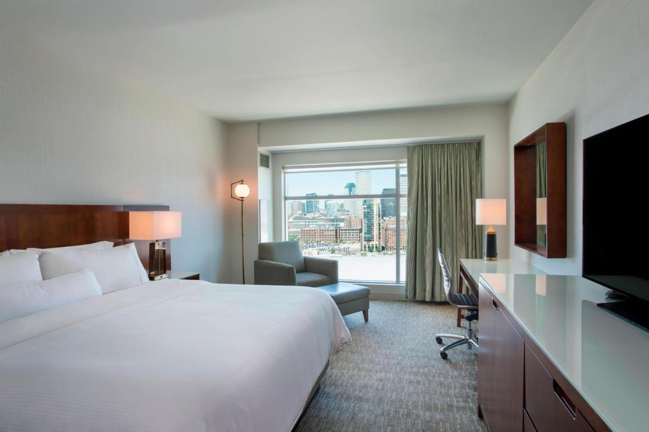 Отель The Westin Boston Seaport District Экстерьер фото