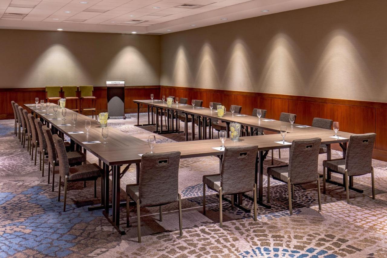 Отель The Westin Boston Seaport District Экстерьер фото