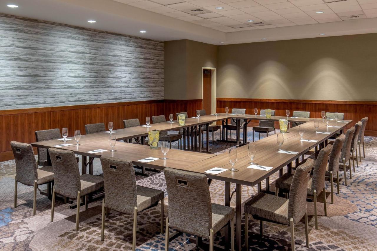 Отель The Westin Boston Seaport District Экстерьер фото