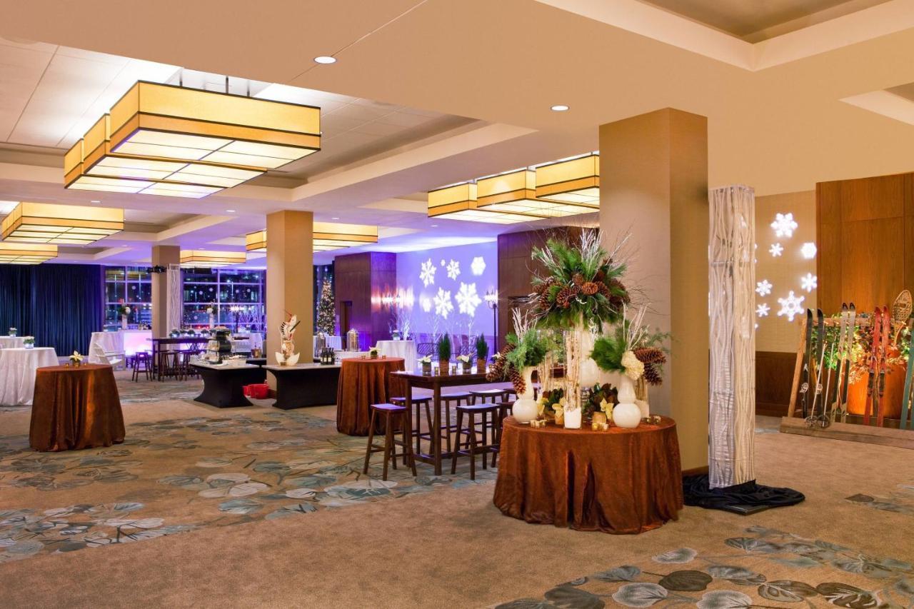 Отель The Westin Boston Seaport District Экстерьер фото