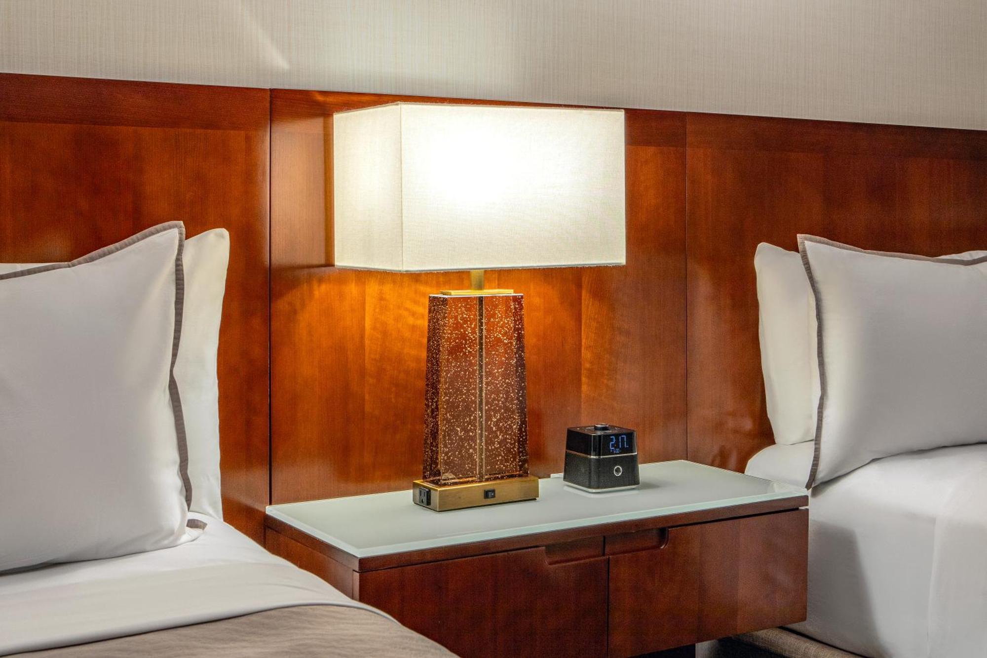 Отель The Westin Boston Seaport District Экстерьер фото
