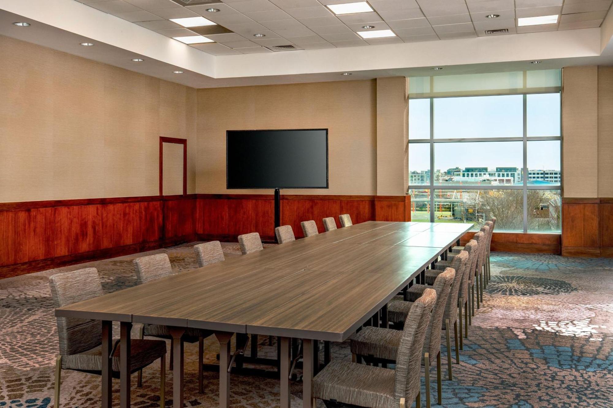 Отель The Westin Boston Seaport District Экстерьер фото